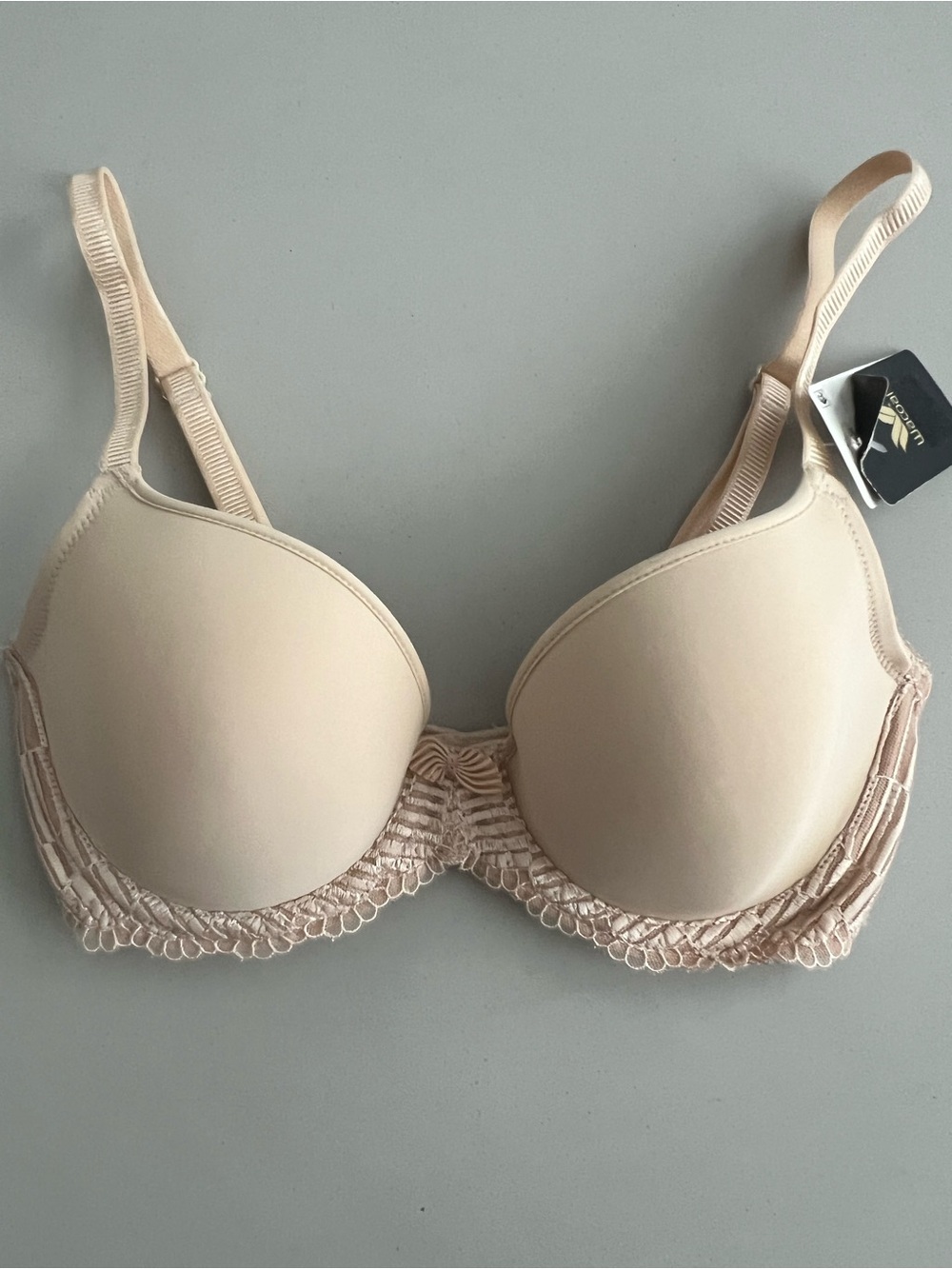 Wacoal La Femme beige Contour Bra 30D NWT